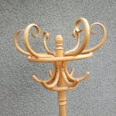Bentwood coatrack – Thonet