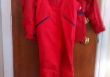 TAIKA Mens medium wet weather pants like new, jacket in good condition