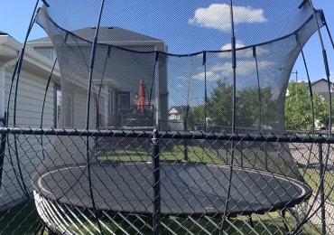Trampoline – Medium 10 ft Round Spring Free