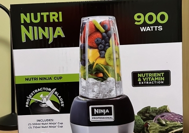 Nutri Ninja 900 Watts + 2 cups, Never opened the package